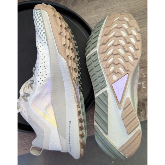 Nike Running Shoes Women's Size 8.5 React Pegasus Trail 4 Flywire Retro Gym Shoe - Picture 7 of 16